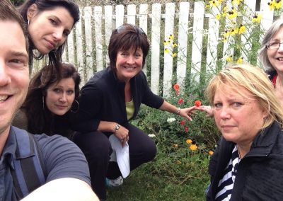 A scavenger hunt team takes a selfie.
